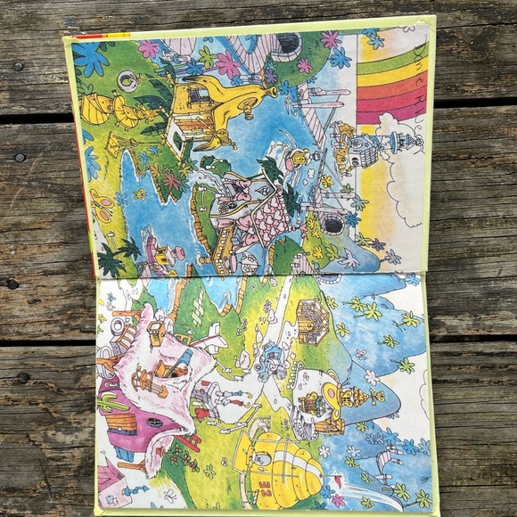 WUZZLES. ELEROO’S BIG SURPRISE! VINTAGE HASBRO STORY BOOK - Picture 2 of 6